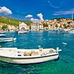 Studio Apartment In Hvar Town With Sea View, Balcony, Air Conditioning, Wi-Fi