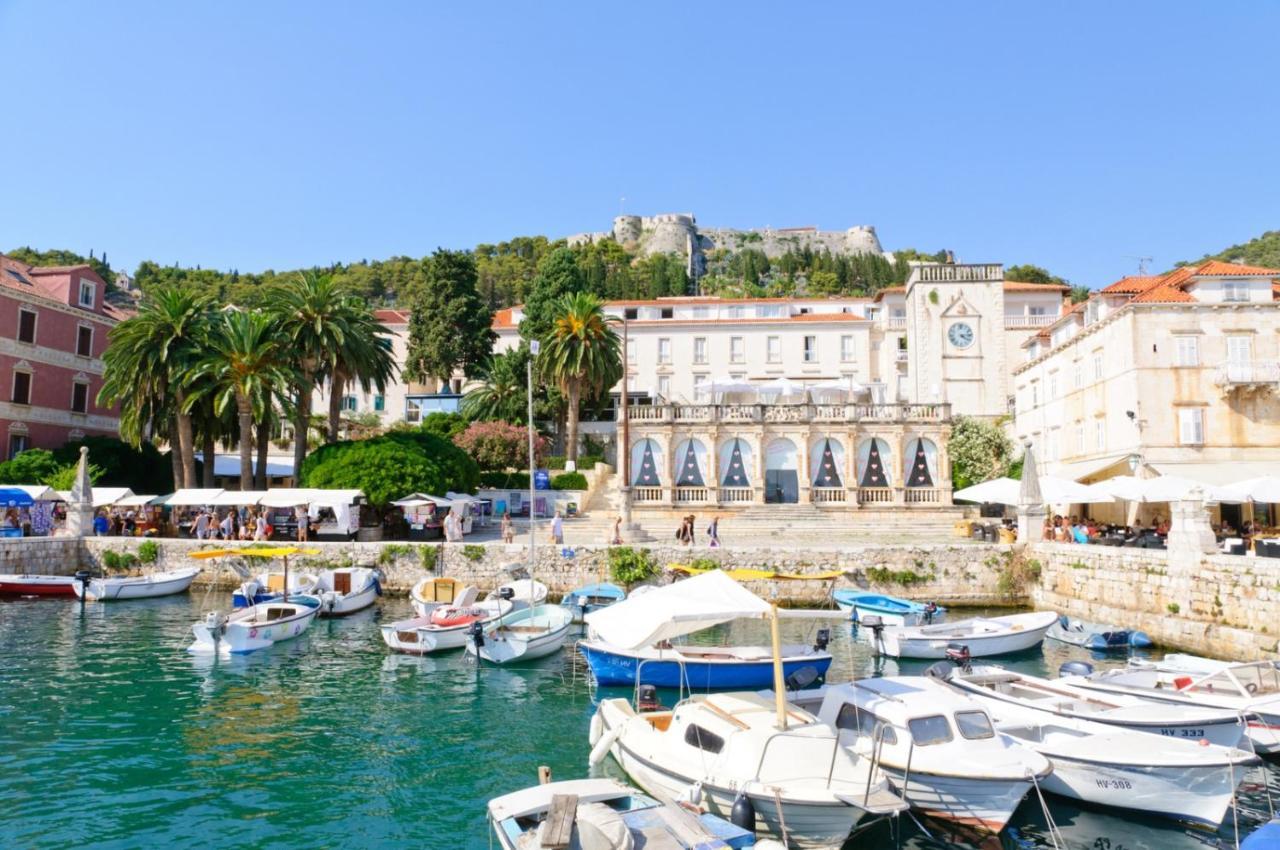 In With Sea View, Balcony, Air Conditioning, Wi-fi * Hvar Town