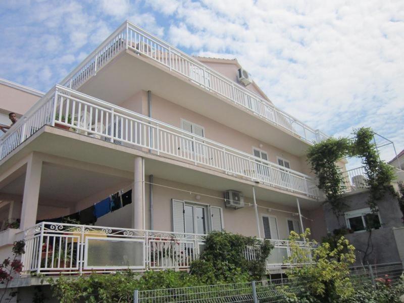 In With Sea View, Balcony, Air Conditioning, Wi-fi *