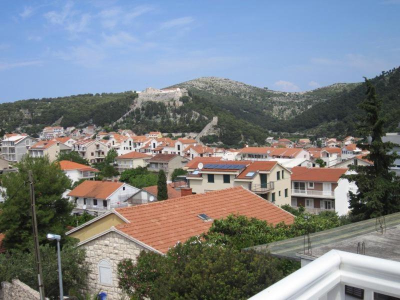Apartment In With Sea View, Balcony, Air Conditioning, Wi-fi