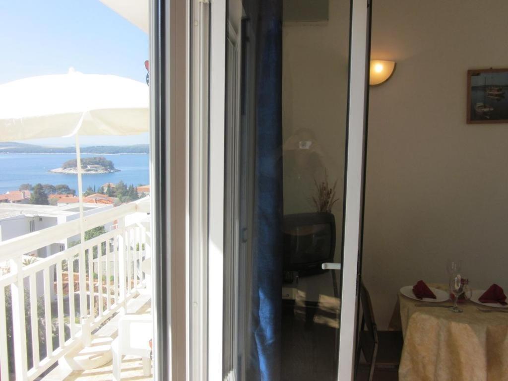 In With Sea View, Balcony, Air Conditioning, Wi-fi *
