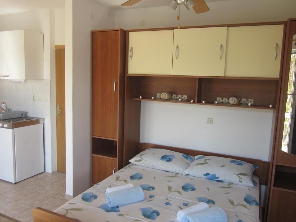 Apartment In With Sea View, Balcony, Air Conditioning, Wi-fi Hvar Town