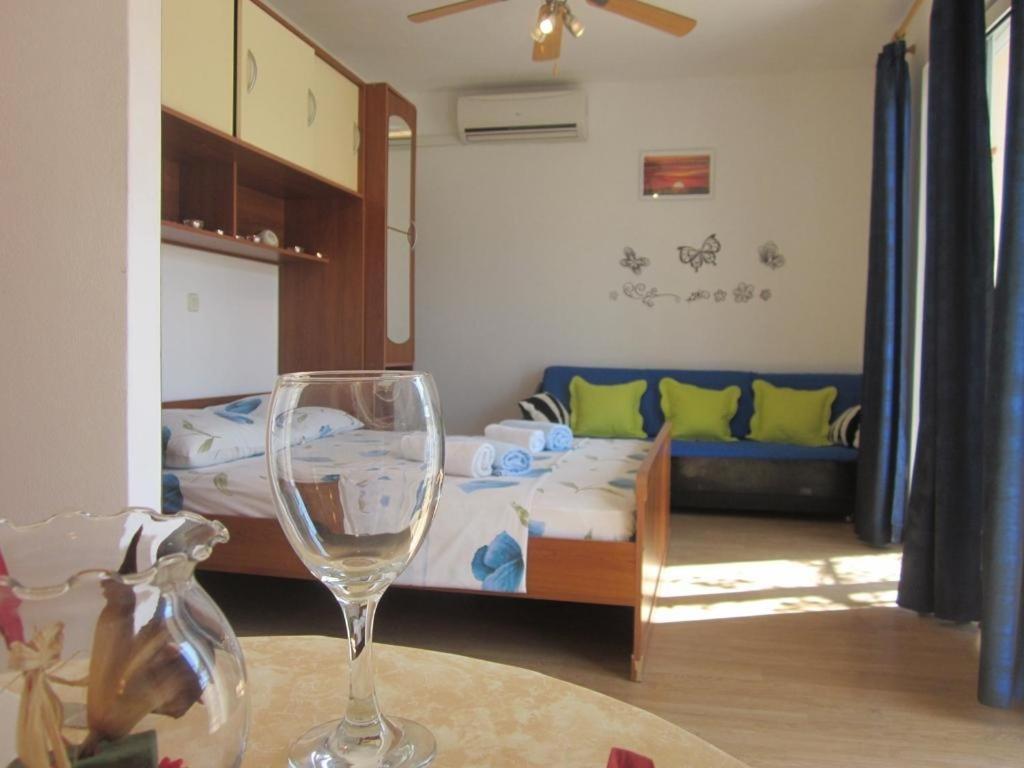 In With Sea View, Balcony, Air Conditioning, Wi-fi * Hvar Town